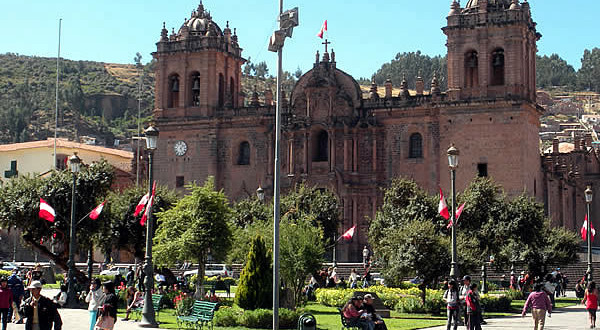 Caterdal, Cuzco, Perú. Author and Copyright: Nello and Nadia Lubrina
