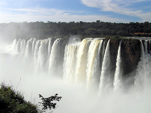 Garganta del Diablo, Cataratas de Iguazú, Brasil-Argentina. Author and Copyright: Marco Ramerini