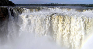 Garganta del Diablo (visto desde Argentina), Cataratas del Iguazú, Argentina. Author and Copyright: Marco Ramerini