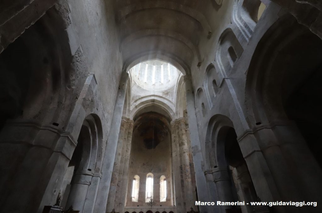 Interior, la Catedral de Alaverdi, Georgia. Autor y Copyright Marco Ramerini