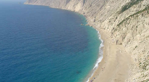 La playa de Platia Amos, Cefalonia, Islas Jónicas, Grecia. Autor y Copyright Niccolò di Lalla.